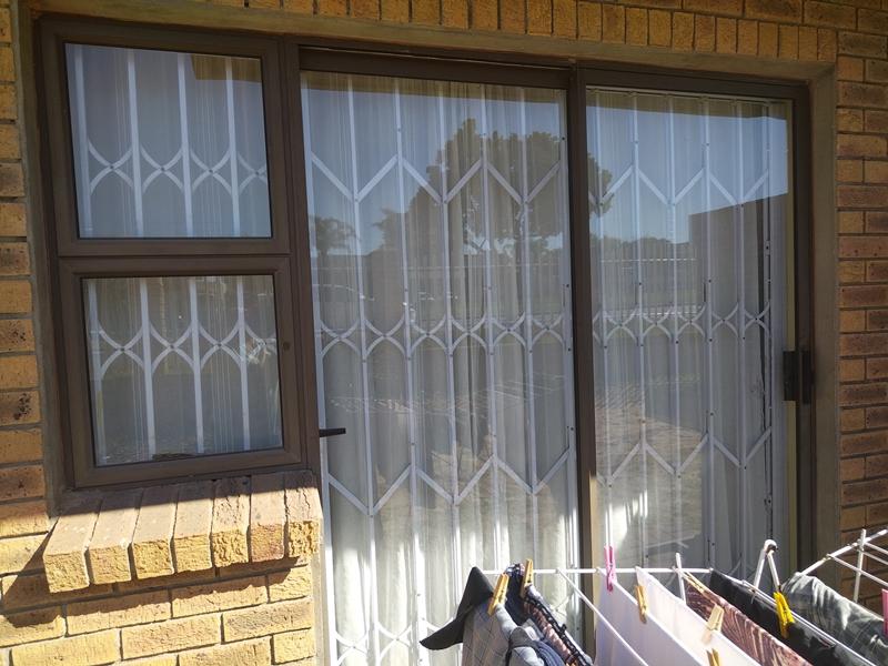 2 Bedroom Property for Sale in Brackenfell Central Western Cape